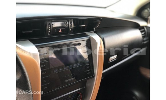 Acheter Import Voiture Toyota Fortuner Blanc à Import - Dubai, Comté de Bomi Acheter Import Voiture Toyota Fortuner Blanc à Import - Dubai, Comté de Bomi