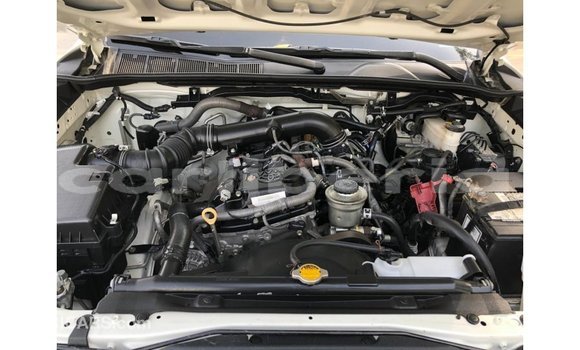 Acheter Import Voiture Toyota Fortuner Blanc à Import - Dubai, Comté de Bomi Acheter Import Voiture Toyota Fortuner Blanc à Import - Dubai, Comté de Bomi