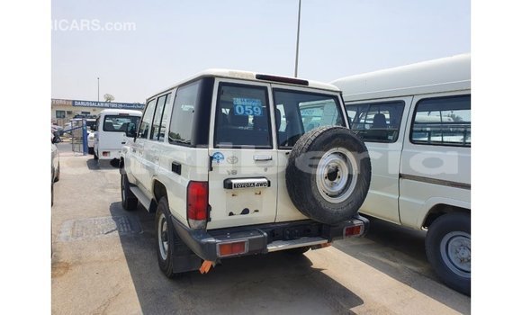 Buy Import Toyota Land Cruiser White Car in Import - Dubai in Bomi County Buy Import Toyota Land Cruiser White Car in Import - Dubai in Bomi County