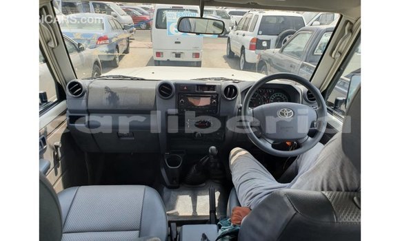 Buy Import Toyota Land Cruiser White Car in Import - Dubai in Bomi County Buy Import Toyota Land Cruiser White Car in Import - Dubai in Bomi County