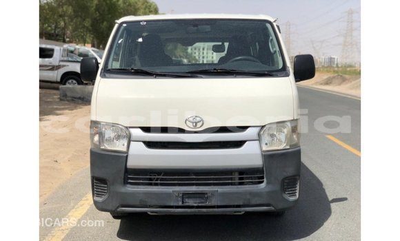 Acheter Import Voiture Toyota Hiace Blanc à Import - Dubai, Comté de Bomi Acheter Import Voiture Toyota Hiace Blanc à Import - Dubai, Comté de Bomi
