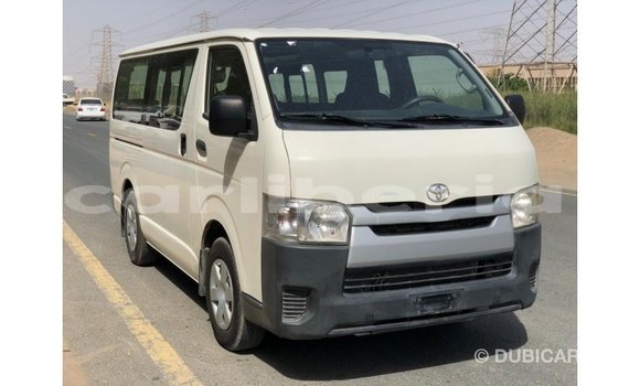 Acheter Import Voiture Toyota Hiace Blanc à Import - Dubai, Comté de Bomi Acheter Import Voiture Toyota Hiace Blanc à Import - Dubai, Comté de Bomi