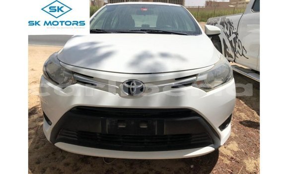 Acheter Import Voiture Toyota Yaris Blanc à Import - Dubai, Comté de Bomi