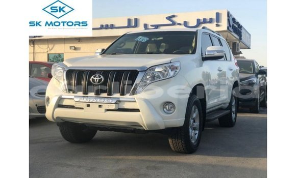 Acheter Import Voiture Toyota Prado Blanc à Import - Dubai, Comté de Bomi