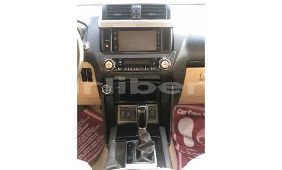 Acheter Import Voiture Toyota Prado Blanc à Import - Dubai, Comté de Bomi Acheter Import Voiture Toyota Prado Blanc à Import - Dubai, Comté de Bomi