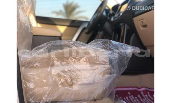 Acheter Import Voiture Toyota Prado Blanc à Import - Dubai, Comté de Bomi Acheter Import Voiture Toyota Prado Blanc à Import - Dubai, Comté de Bomi