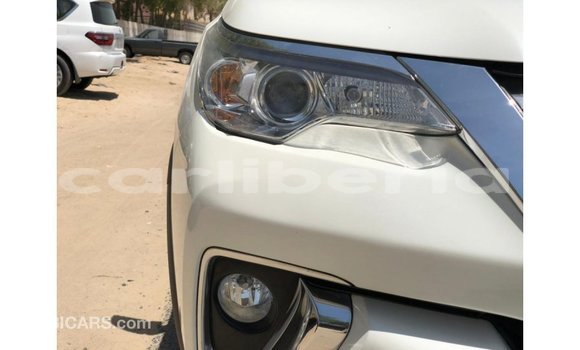 Acheter Import Voiture Toyota Fortuner Blanc à Import - Dubai, Comté de Bomi Acheter Import Voiture Toyota Fortuner Blanc à Import - Dubai, Comté de Bomi