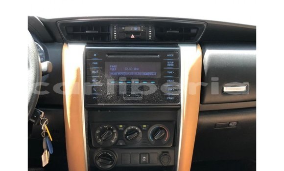 Acheter Import Voiture Toyota Fortuner Blanc à Import - Dubai, Comté de Bomi Acheter Import Voiture Toyota Fortuner Blanc à Import - Dubai, Comté de Bomi