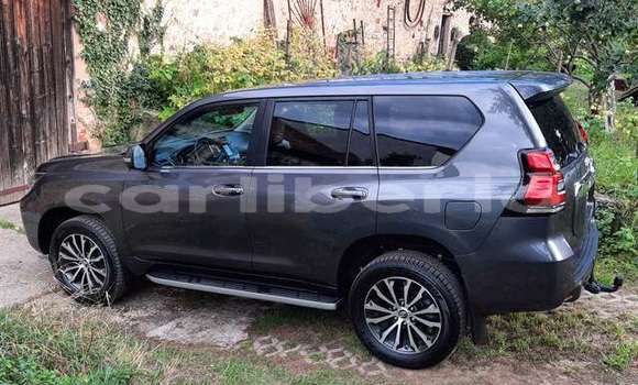 Buy Used Toyota Land Cruiser Beige Car in Monrovia in Montserrado County Buy Used Toyota Land Cruiser Beige Car in Monrovia in Montserrado County