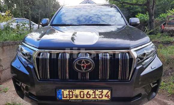 Buy Used Toyota Land Cruiser Beige Car in Monrovia in Montserrado County Buy Used Toyota Land Cruiser Beige Car in Monrovia in Montserrado County