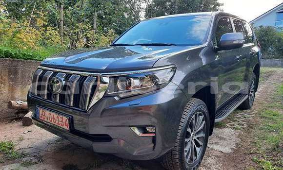 Buy Used Toyota Land Cruiser Beige Car in Monrovia in Montserrado County Buy Used Toyota Land Cruiser Beige Car in Monrovia in Montserrado County