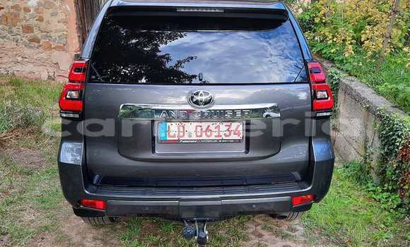 Buy Used Toyota Land Cruiser Beige Car in Monrovia in Montserrado County Buy Used Toyota Land Cruiser Beige Car in Monrovia in Montserrado County