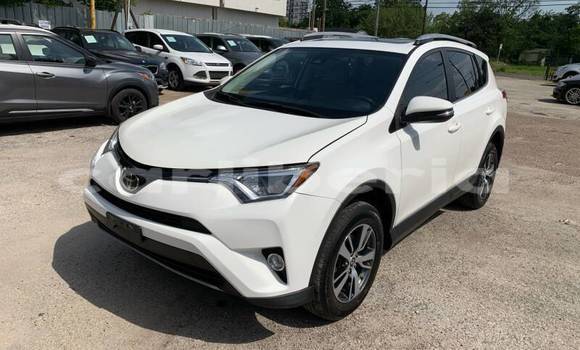 Buy Used Toyota RAV4 White Car in Monrovia in Montserrado County Buy Used Toyota RAV4 White Car in Monrovia in Montserrado County