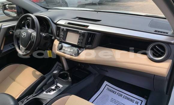 Buy Used Toyota RAV4 White Car in Monrovia in Montserrado County Buy Used Toyota RAV4 White Car in Monrovia in Montserrado County