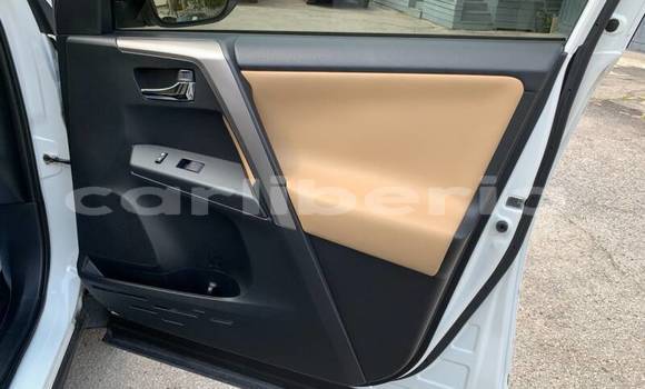 Buy Used Toyota RAV4 White Car in Monrovia in Montserrado County Buy Used Toyota RAV4 White Car in Monrovia in Montserrado County