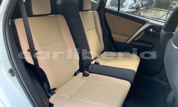 Buy Used Toyota RAV4 White Car in Monrovia in Montserrado County Buy Used Toyota RAV4 White Car in Monrovia in Montserrado County
