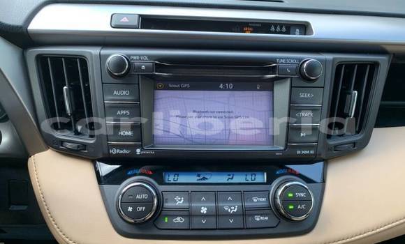 Buy Used Toyota RAV4 White Car in Monrovia in Montserrado County Buy Used Toyota RAV4 White Car in Monrovia in Montserrado County