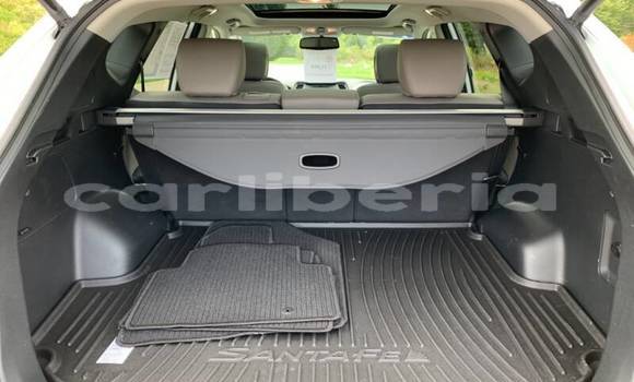 Acheter Occasion Voiture Hyundai Santa Fe Blanc à Monrovia, Comté de Montserrado Acheter Occasion Voiture Hyundai Santa Fe Blanc à Monrovia, Comté de Montserrado