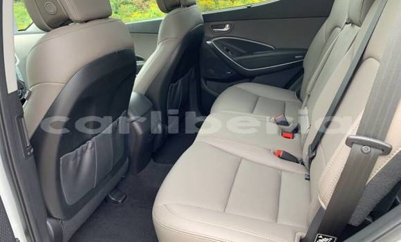 Acheter Occasion Voiture Hyundai Santa Fe Blanc à Monrovia, Comté de Montserrado Acheter Occasion Voiture Hyundai Santa Fe Blanc à Monrovia, Comté de Montserrado