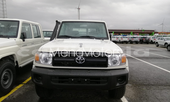 Buy Import Toyota Land Cruiser White Car in Monrovia in Montserrado County