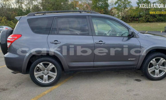 Acheter Occasion Voiture Toyota RAV4 Beige à Monrovia, Comté de Montserrado Acheter Occasion Voiture Toyota RAV4 Beige à Monrovia, Comté de Montserrado