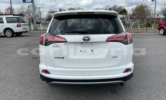 Acheter Occasion Voiture Toyota RAV4 Blanc à Monrovia, Comté de Montserrado Acheter Occasion Voiture Toyota RAV4 Blanc à Monrovia, Comté de Montserrado