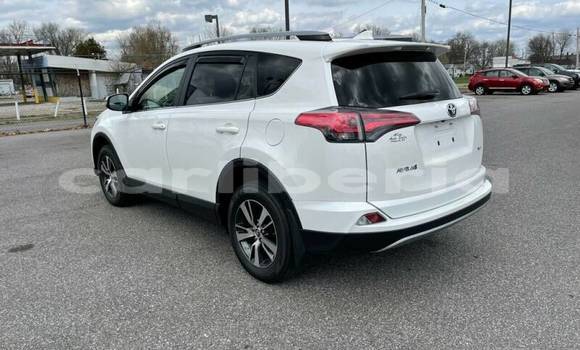 Acheter Occasion Voiture Toyota RAV4 Blanc à Monrovia, Comté de Montserrado Acheter Occasion Voiture Toyota RAV4 Blanc à Monrovia, Comté de Montserrado