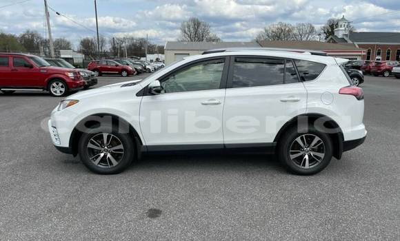 Acheter Occasion Voiture Toyota RAV4 Blanc à Monrovia, Comté de Montserrado Acheter Occasion Voiture Toyota RAV4 Blanc à Monrovia, Comté de Montserrado