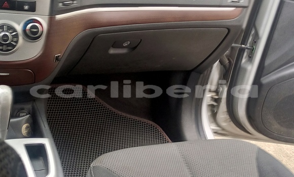 Acheter Occasion Voiture Hyundai Santa Fe Gris à Monrovia, Comté de Montserrado Acheter Occasion Voiture Hyundai Santa Fe Gris à Monrovia, Comté de Montserrado