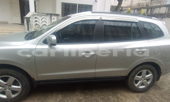 Acheter Occasion Voiture Hyundai Santa Fe Gris à Monrovia, Comté de Montserrado Acheter Occasion Voiture Hyundai Santa Fe Gris à Monrovia, Comté de Montserrado