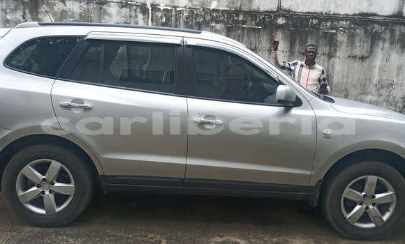 Acheter Occasion Voiture Hyundai Santa Fe Gris à Monrovia, Comté de Montserrado Acheter Occasion Voiture Hyundai Santa Fe Gris à Monrovia, Comté de Montserrado