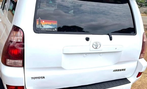 Acheter Occasion Voiture Toyota 4Runner Blanc à Monrovia, Comté de Montserrado Acheter Occasion Voiture Toyota 4Runner Blanc à Monrovia, Comté de Montserrado