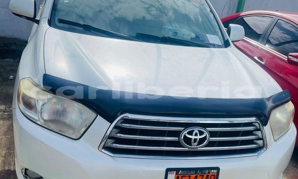 Buy Used Toyota Highlander White Car in Monrovia in Montserrado County Buy Used Toyota Highlander White Car in Monrovia in Montserrado County