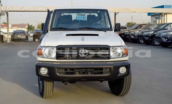 Acheter Import Voiture Toyota Land Cruiser Blanc à Import - Dubai, Comté de Bomi Acheter Import Voiture Toyota Land Cruiser Blanc à Import - Dubai, Comté de Bomi
