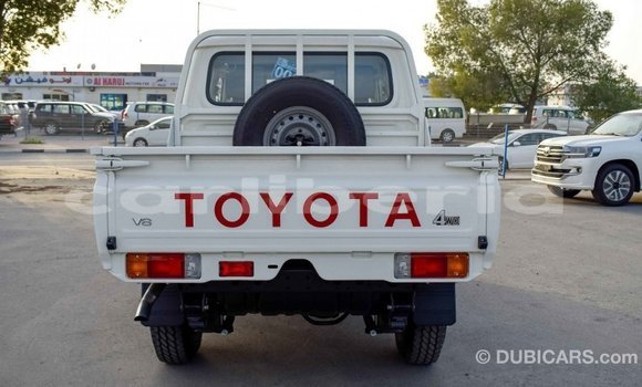 Acheter Import Voiture Toyota Land Cruiser Blanc à Import - Dubai, Comté de Bomi Acheter Import Voiture Toyota Land Cruiser Blanc à Import - Dubai, Comté de Bomi