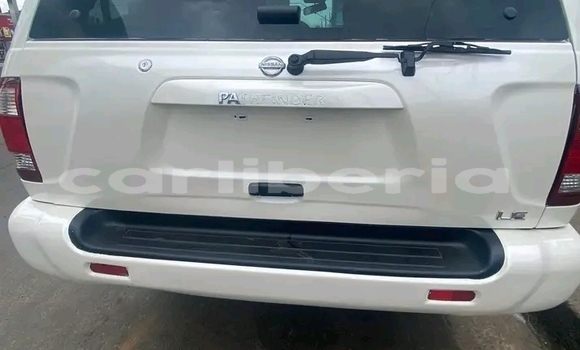 Acheter Occasion Voiture Nissan Pathfinder Blanc à Monrovia, Comté de Montserrado Acheter Occasion Voiture Nissan Pathfinder Blanc à Monrovia, Comté de Montserrado