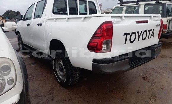 Buy Used Toyota Hilux White Car in Monrovia in Montserrado County Buy Used Toyota Hilux White Car in Monrovia in Montserrado County
