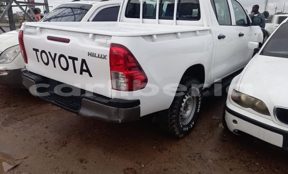 Buy Used Toyota Hilux White Car in Monrovia in Montserrado County Buy Used Toyota Hilux White Car in Monrovia in Montserrado County
