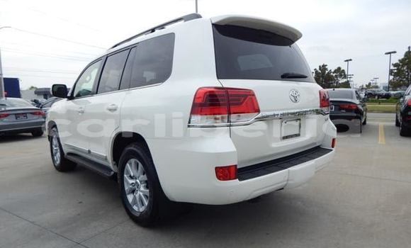 Buy Used Toyota Land Cruiser White Car in Monrovia in Montserrado County Buy Used Toyota Land Cruiser White Car in Monrovia in Montserrado County