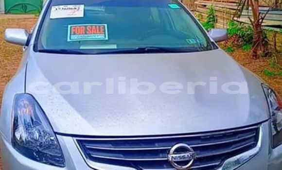 Buy Used Nissan Almera Red Car in Barclayville in Grand Kru County Buy Used Nissan Almera Red Car in Barclayville in Grand Kru County