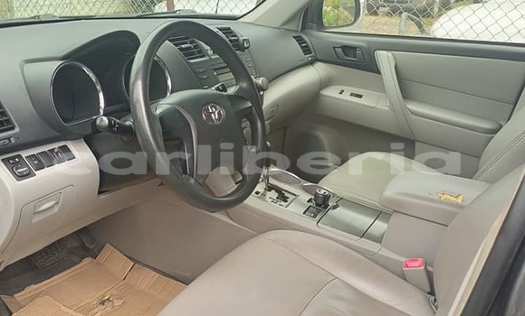 Buy Used Toyota Highlander Brown Car in Monrovia in Montserrado County Buy Used Toyota Highlander Brown Car in Monrovia in Montserrado County