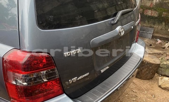 Buy Used Toyota Highlander Brown Car in Monrovia in Montserrado County Buy Used Toyota Highlander Brown Car in Monrovia in Montserrado County