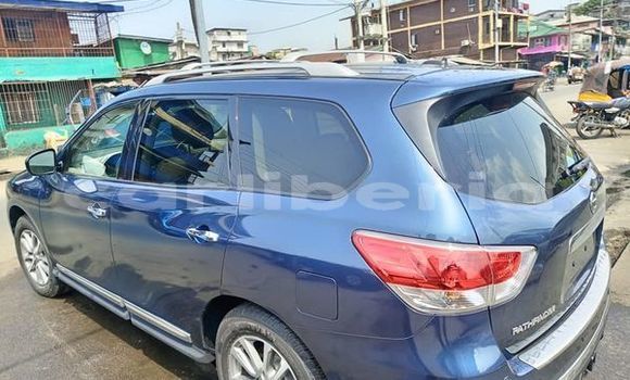 Acheter Occasion Voiture Nissan Pathfinder Bleu à Monrovia, Comté de Montserrado Acheter Occasion Voiture Nissan Pathfinder Bleu à Monrovia, Comté de Montserrado