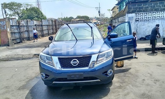 Acheter Occasion Voiture Nissan Pathfinder Bleu à Monrovia, Comté de Montserrado Acheter Occasion Voiture Nissan Pathfinder Bleu à Monrovia, Comté de Montserrado