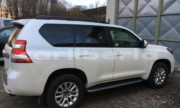 Buy Used Toyota Land Cruiser White Car in Monrovia in Montserrado County Buy Used Toyota Land Cruiser White Car in Monrovia in Montserrado County