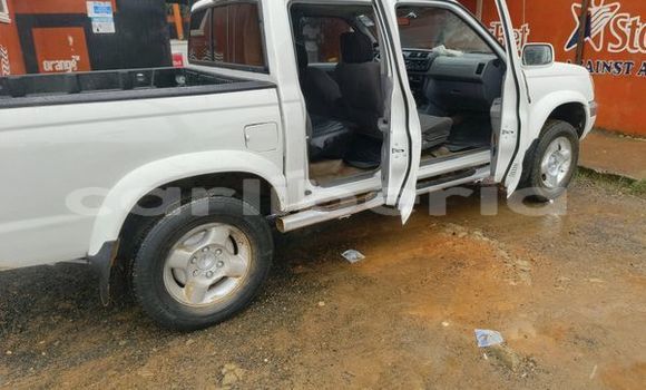 Buy Used Toyota Ventury White Car in Monrovia in Montserrado County Buy Used Toyota Ventury White Car in Monrovia in Montserrado County