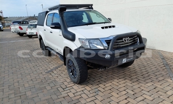 Buy Used Toyota Hilux White Car in Monrovia in Montserrado County Buy Used Toyota Hilux White Car in Monrovia in Montserrado County