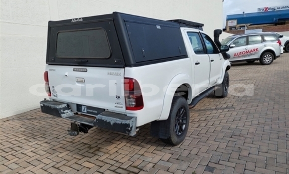 Buy Used Toyota Hilux White Car in Monrovia in Montserrado County Buy Used Toyota Hilux White Car in Monrovia in Montserrado County