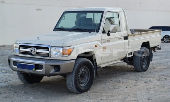 Buy Used Toyota Land Cruiser White Car in Monrovia in Montserrado County Buy Used Toyota Land Cruiser White Car in Monrovia in Montserrado County
