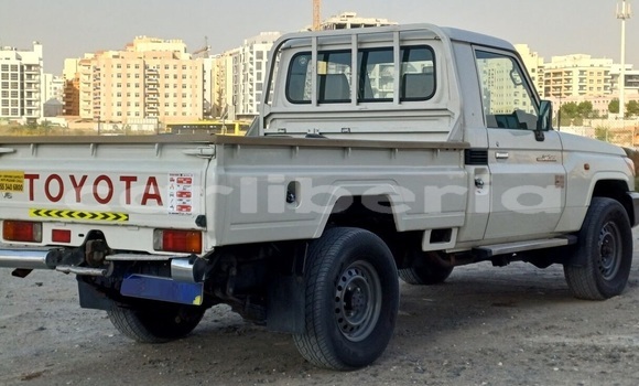 Buy Used Toyota Land Cruiser White Car in Monrovia in Montserrado County Buy Used Toyota Land Cruiser White Car in Monrovia in Montserrado County